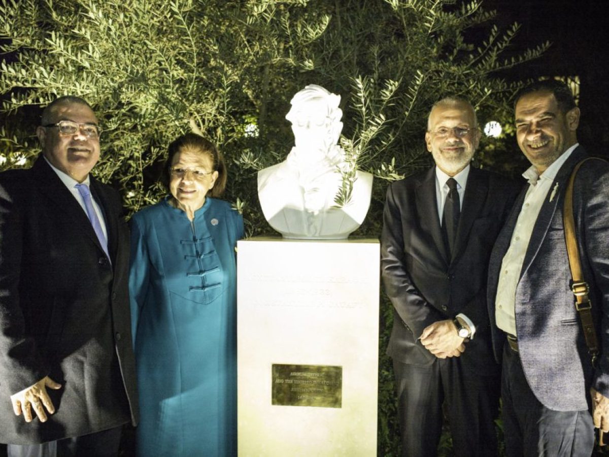 Με τα αποκαλυπτήρια της προτομής του Καβάφη άνοιξε στο Κάιρο η πρώτη μέρα των «Καβαφείων 2026»