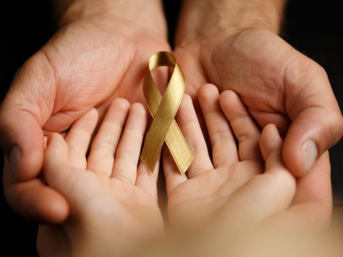 Με τη Φλόγα αναμμένη: Η χρυσή κορδέλα της ελπίδας  και ο αγώνας κατά του παιδικού καρκίνου