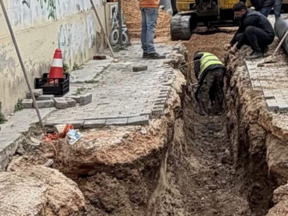 Μεγάλη διαρροή προκάλεσε καθίζηση σε δρόμο του Άργους