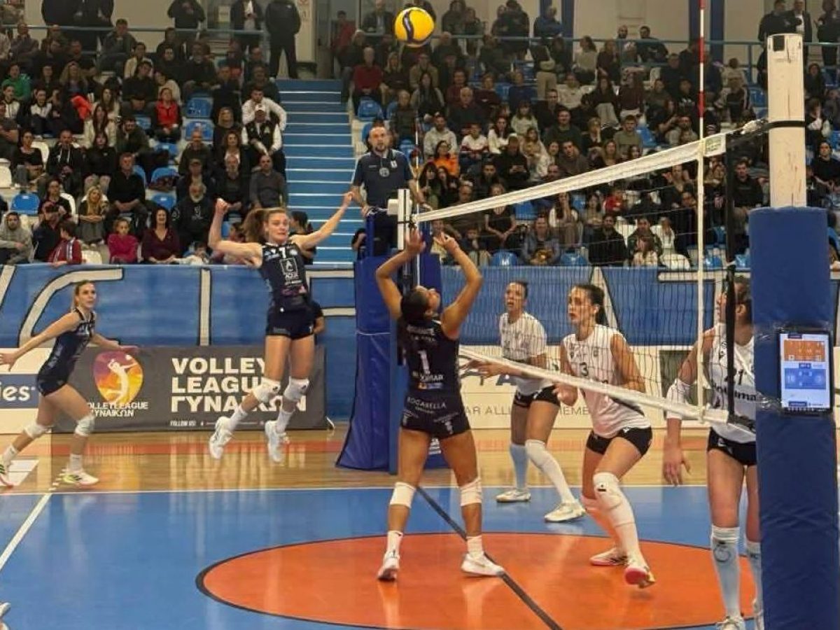 Μία πολύ σπουδαία νίκη πανηγύρισε μπροστά στον κόσμο του ο Α.Ο. Θήρας, καθώς επικράτησε με 3-0 (25-22, 25-23, 25-21) του ΠΑΟΚ