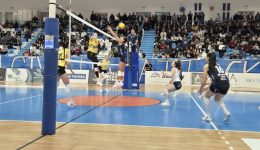 mia-spoudea-niki-pou-dini