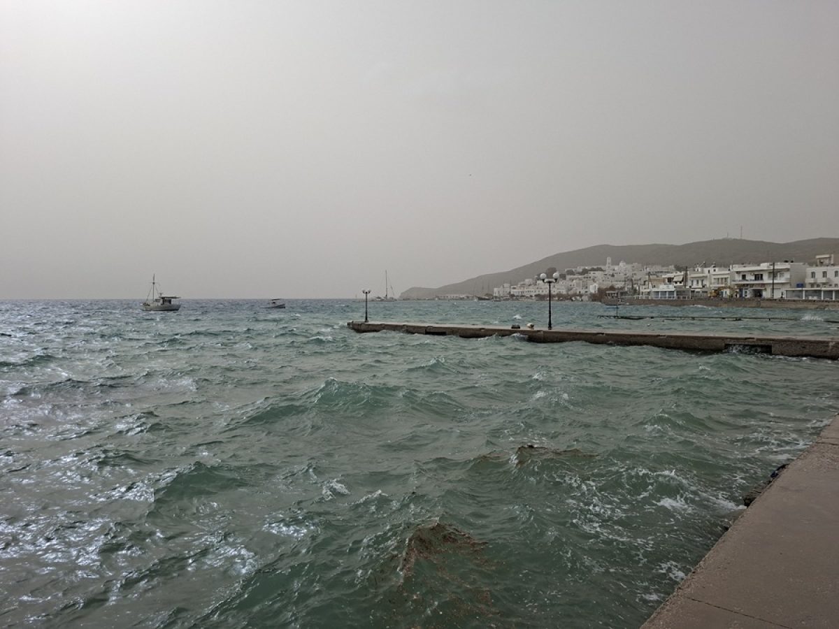 Μήλος: Χάθηκε ο ήλιος από την αφρικανική σκόνη-Ισχυροί νοτιάδες