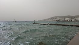 milos-chathike-o-ilios-apo-1