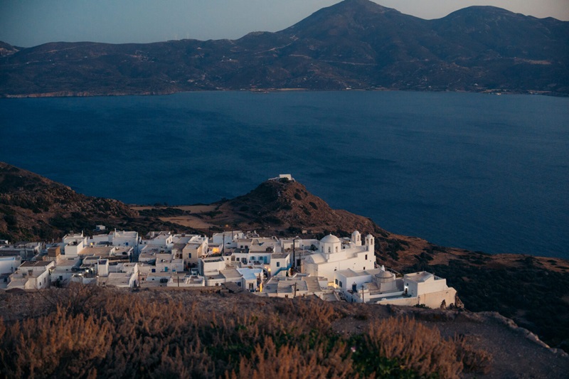 milos-to-nisi-me-tin