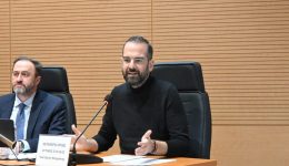 n.-farmakis-ischiro-to-apotipoma