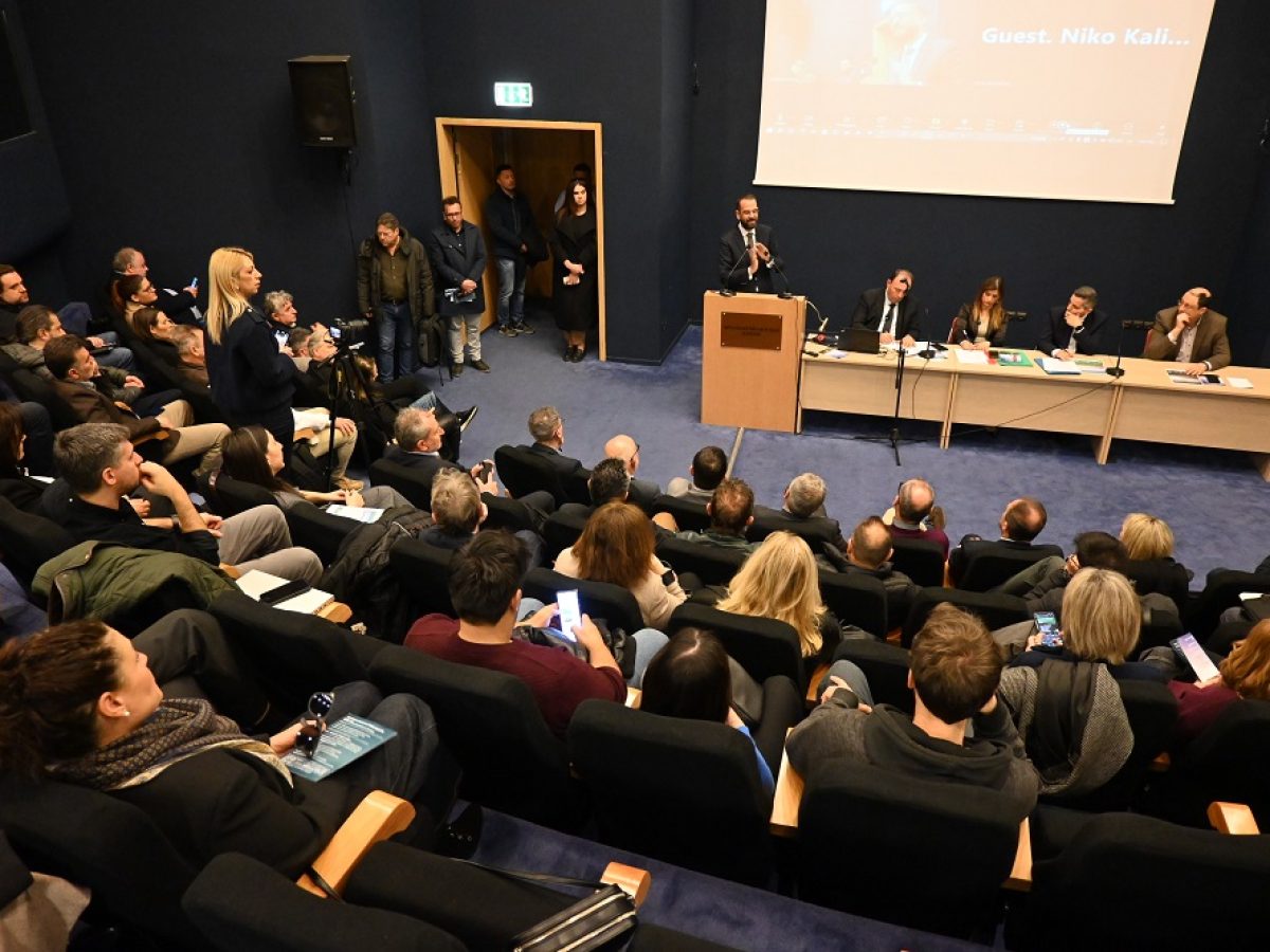 Ν. Φαρμάκης: «Να περάσουμε από το μοντέλο που «μοιράζει» σε αυτό που «χτίζει» – Η Περιφέρεια Δυτ. Ελλάδας πρωτοστατεί στον σχεδιασμό της νέας ΚΑΠ 2028-2034
