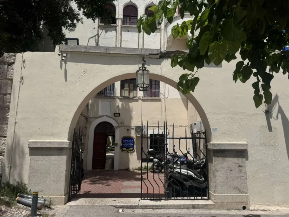 Νέα απάτη στην Κω με λεία χρυσαφικά μεγάλης αξίας – Συνελήφθη 22χρονη, αναζητούνται τα κλοπιμαία και οι συνεργοί