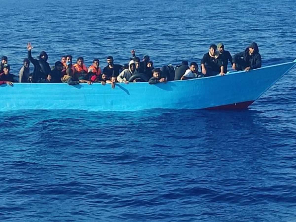 Νέα αποβίβαση ομάδας παράτυπων μεταναστών στα νότια παράλια