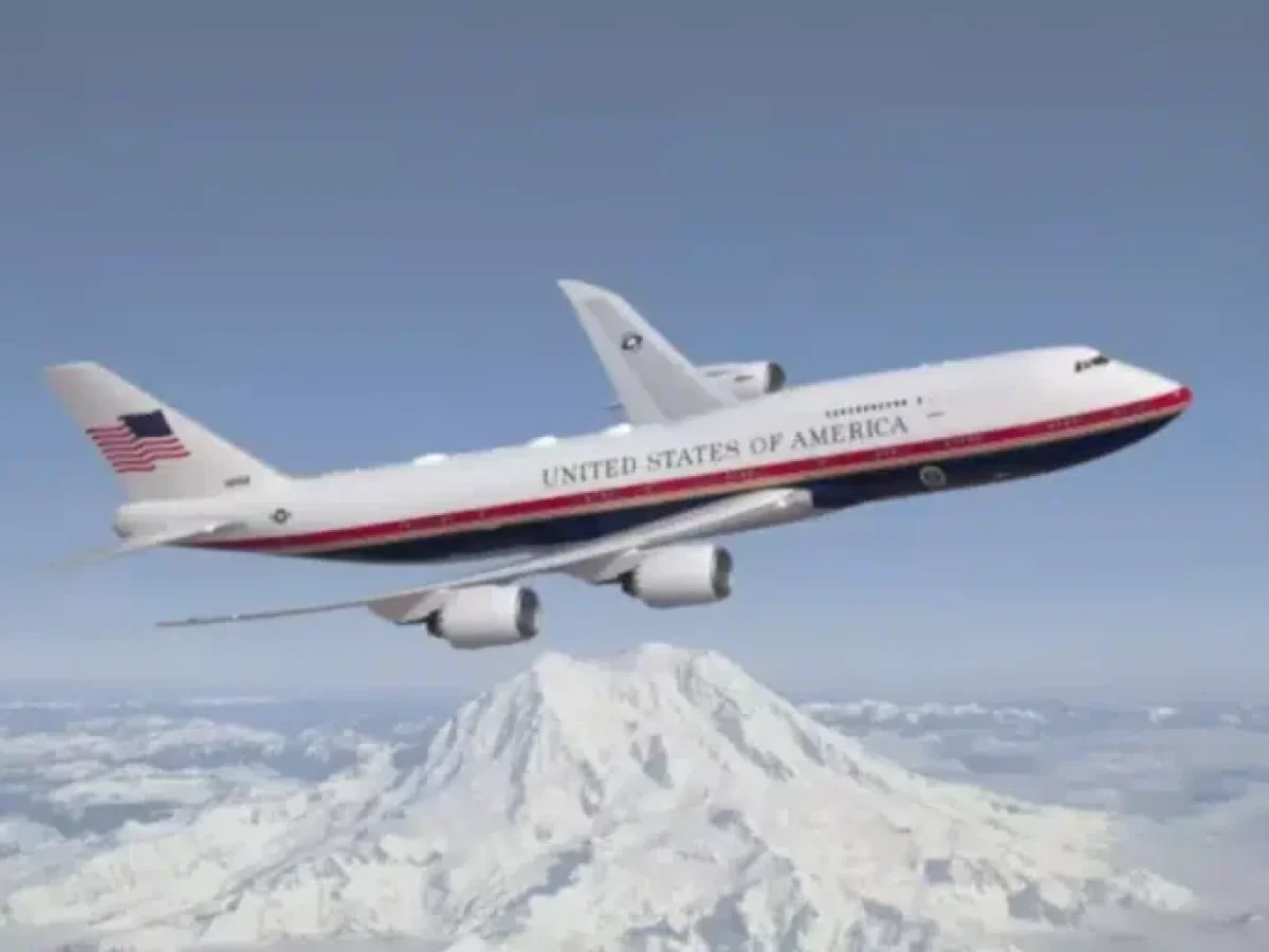 Νέα εποχή για το Air Force One: Κόκκινο, μπλε και χρυσό με «υπογραφή» Τραμπ