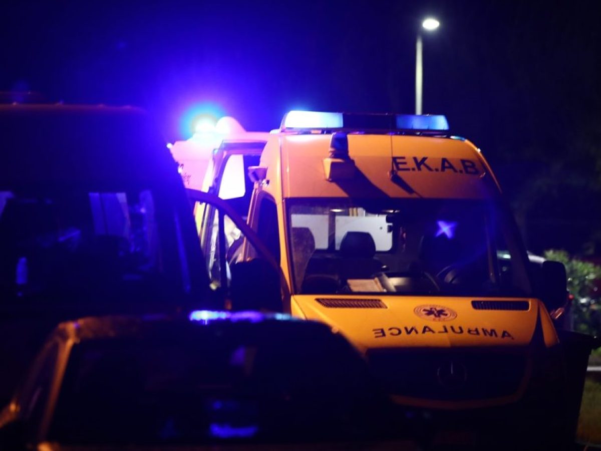 Νέα Μάκρη: Τροχαίο με δύο μηχανές στη Μαραθώνος – Δύο τραυματίες στο «Γεννηματάς»