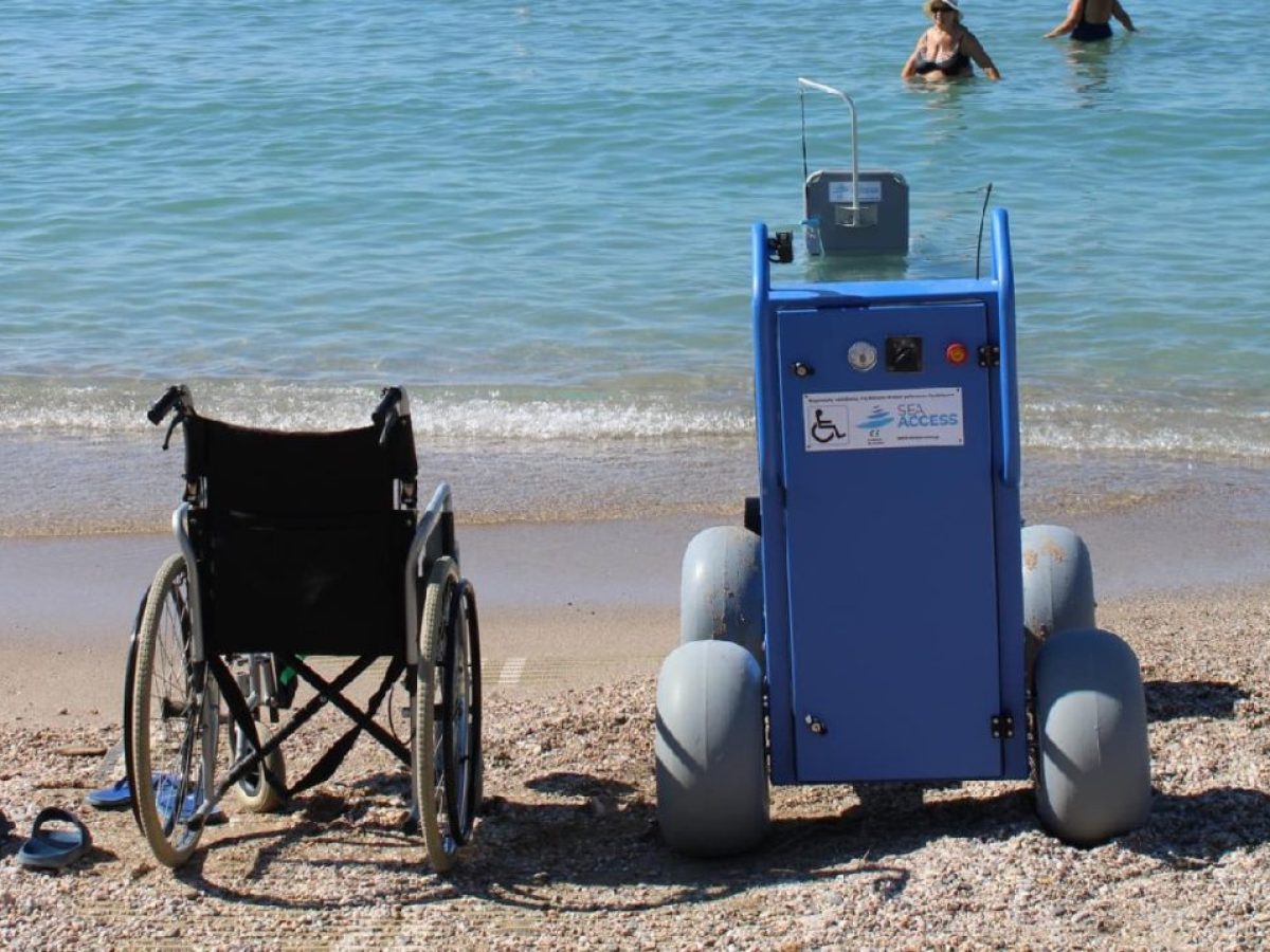 Νέες παραλίες για ΑμεΑ σε Βάρκιζα και Καβούρι