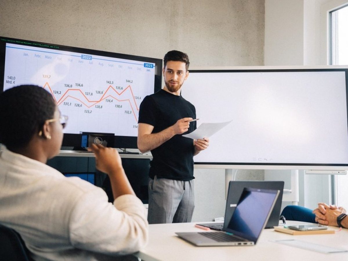 Νέο πρόγραμμα απασχόλησης 2.000 θέσεων εργασίας σε ΑΜ-Θ