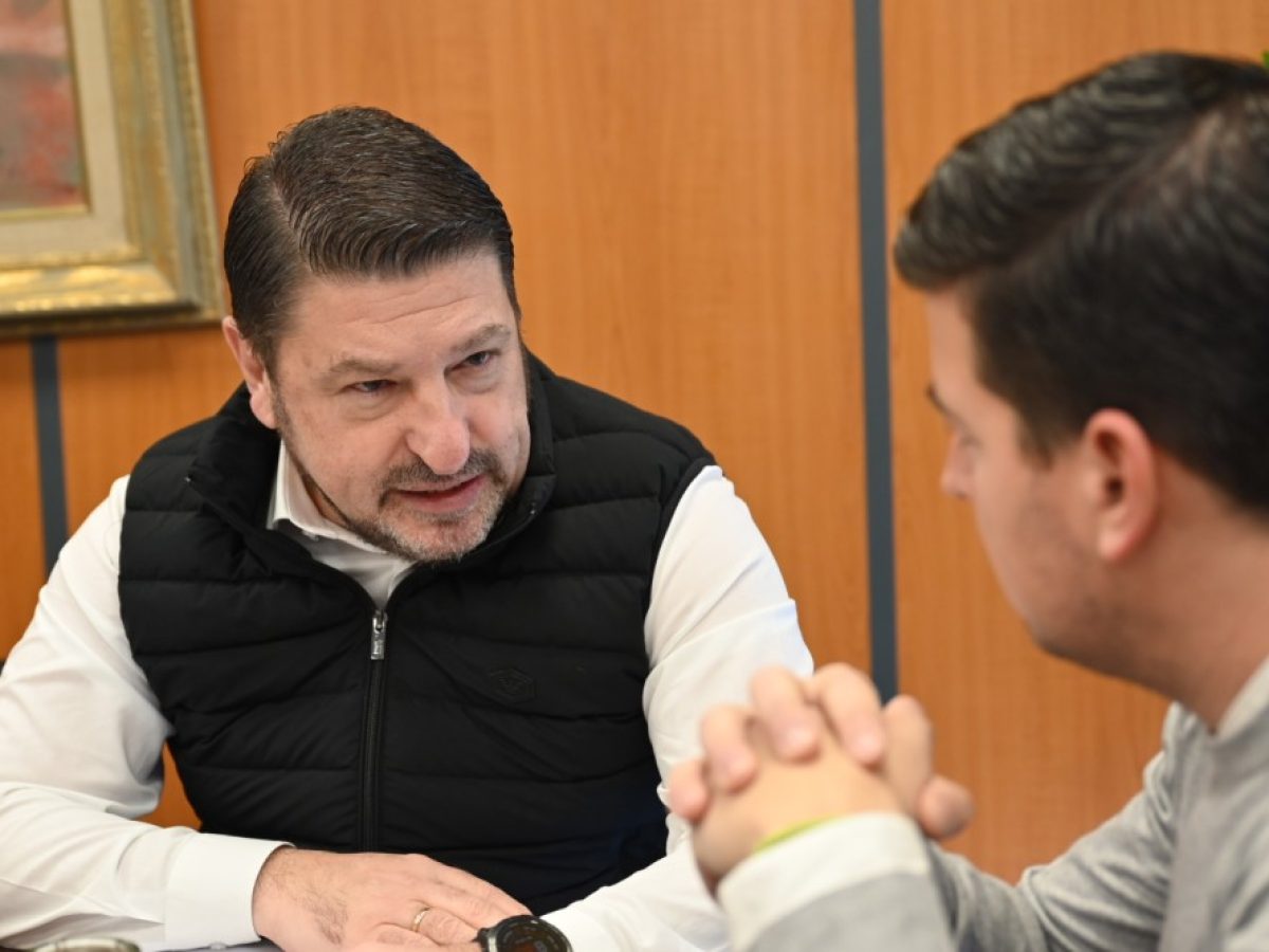 Νίκος Χαρδαλιάς από τον Δήμο Σαρωνικού: «Επενδύουμε σε σύγχρονες και ασφαλείς υποδομές αναβαθμίζοντας τις γειτονιές μας σε όλο το Λεκανοπέδιο»