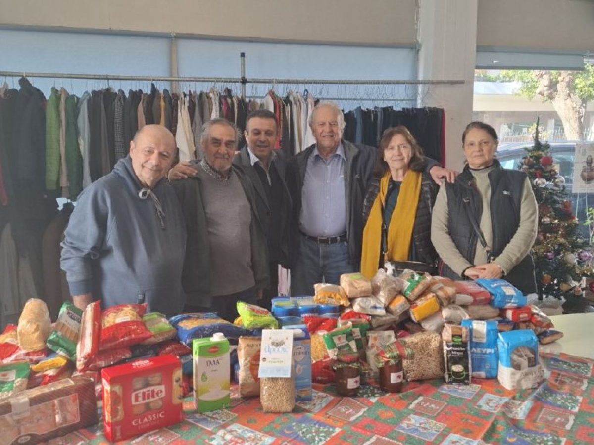 Ο Εικαστικός Σύλλογος Πινακοθήκης προσέφερε τρόφιμα μακράς διάρκειας στο Κοινωνικό Παντοπωλείο Δήμου Αμαρουσίου