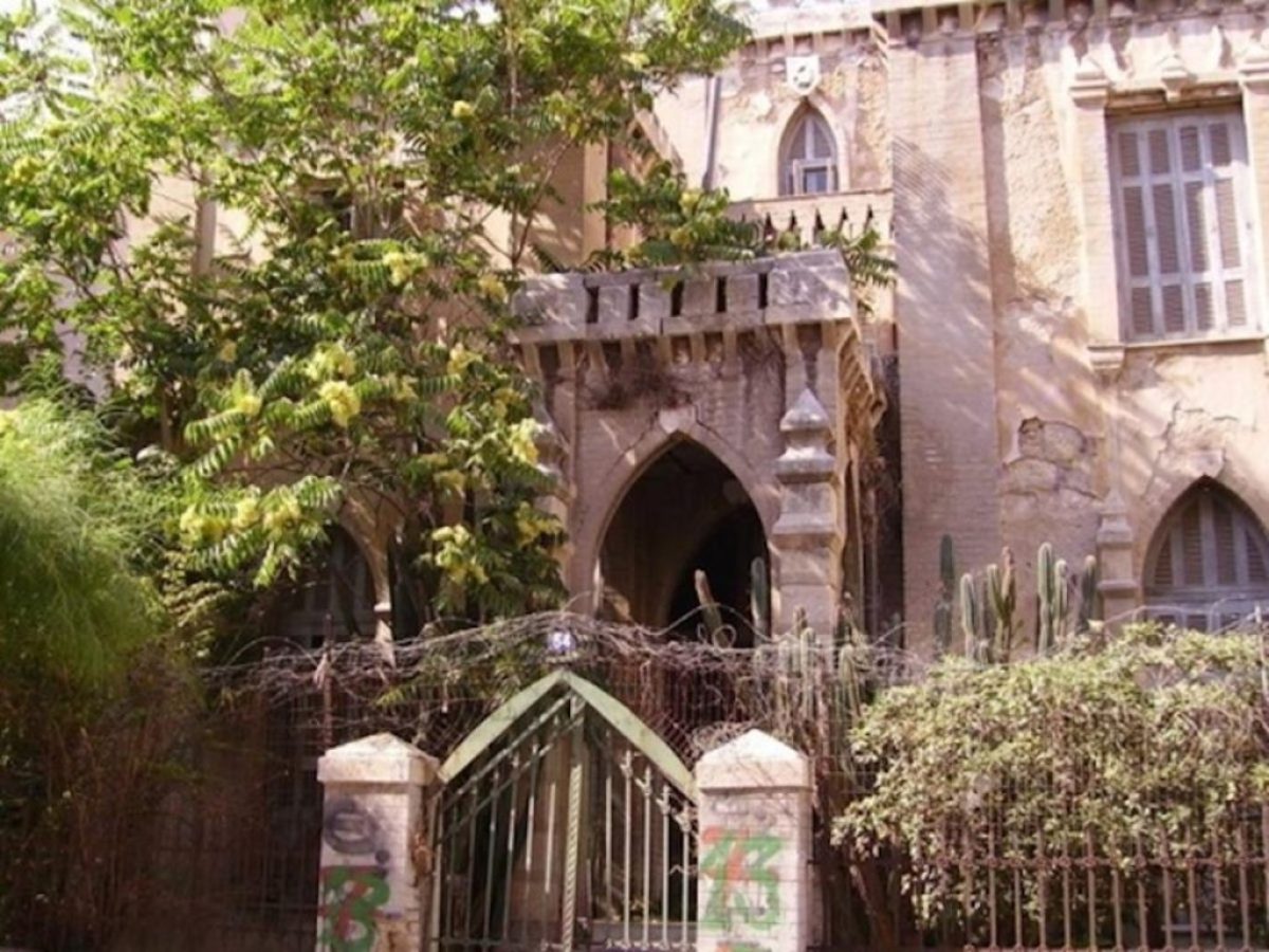 Ο Λιθόκτιστος Πύργος της Σμολένσκυ: Ιστορία, Παρακμή και το Αίνιγμα του Νέου Φαλήρου