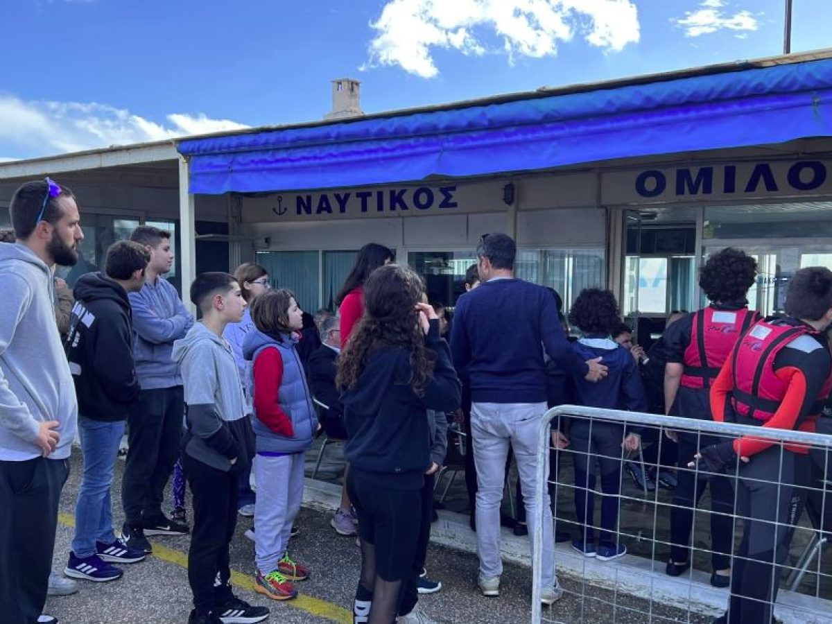 Ο Ναυτικός Όμιλος Νέας Μάκρης κόβει την πρωτοχρονιάτικη πίτα του