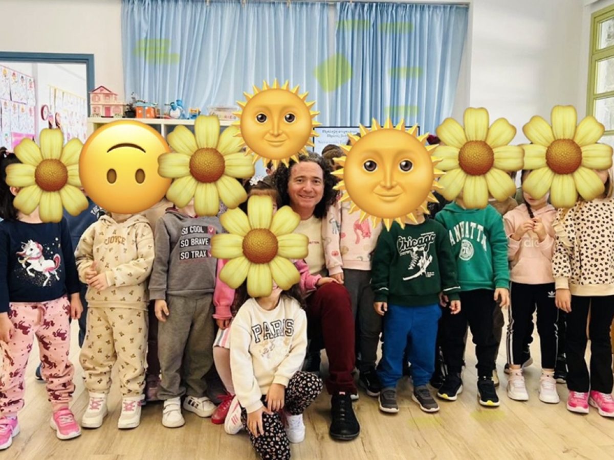 Ο Βραβευμένος Εκπαιδευτής – Διασώστης Μερκούρης Κυπραίος στα Νηπιαγωγεία της Μήλου (Photos)