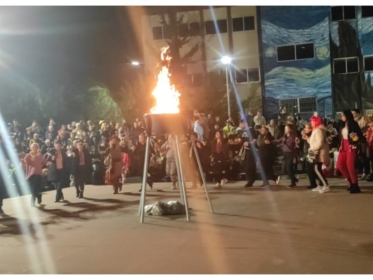 Ο Άλιμος τσικνίζει παραδοσιακά: Αναβίωση του εθίμου του «Φανού», χορός, εδέσματα και άφθονο κρασί