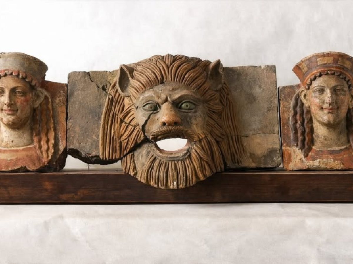 Όταν οι μάσκες πέφτουν και η ιστορία διδάσκει…