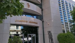 parakolouthiste-zontana-ti-sinedriasi-tou-1