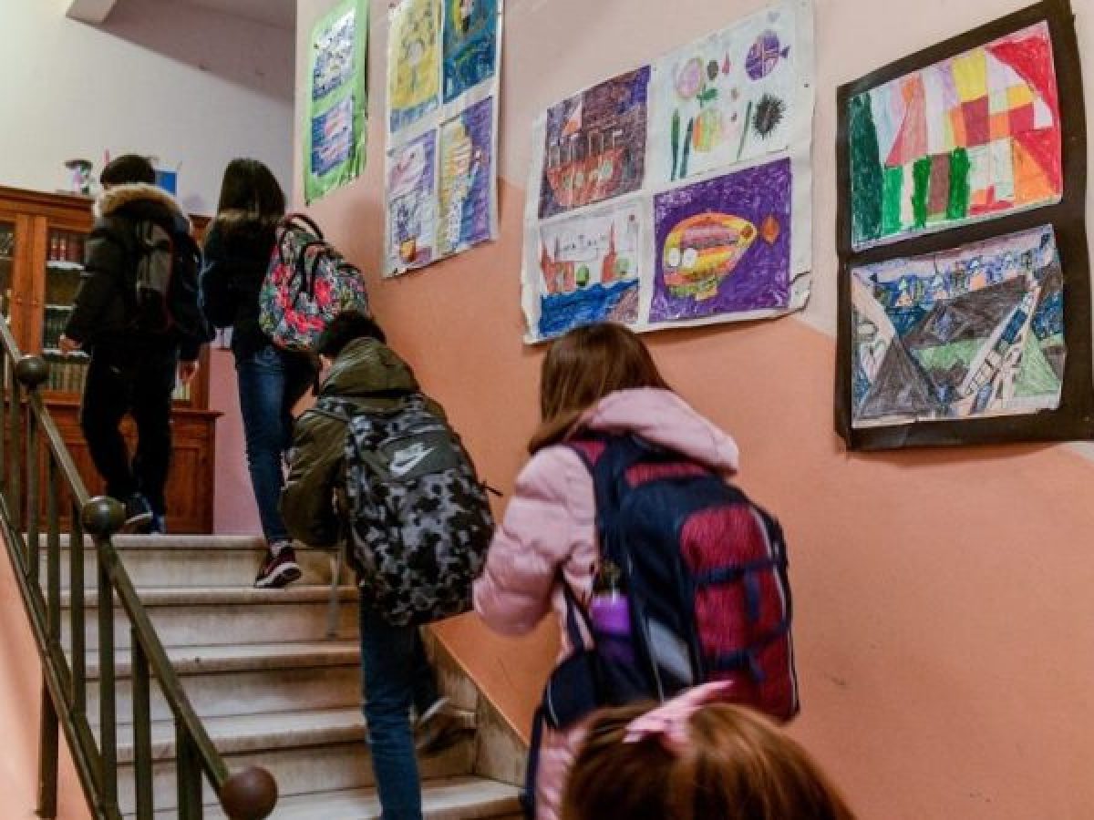 Παραμένει ακόμη αυξανόμενος ο αριθμός των απουσιών στα σχολεία