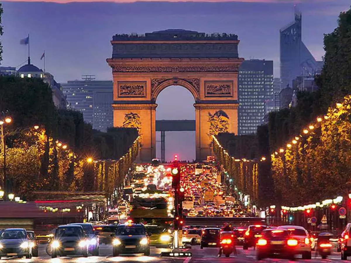 Παρίσι: Παραλύει το κέντρο της πόλης από μπαράζ απειλών για βόμβες