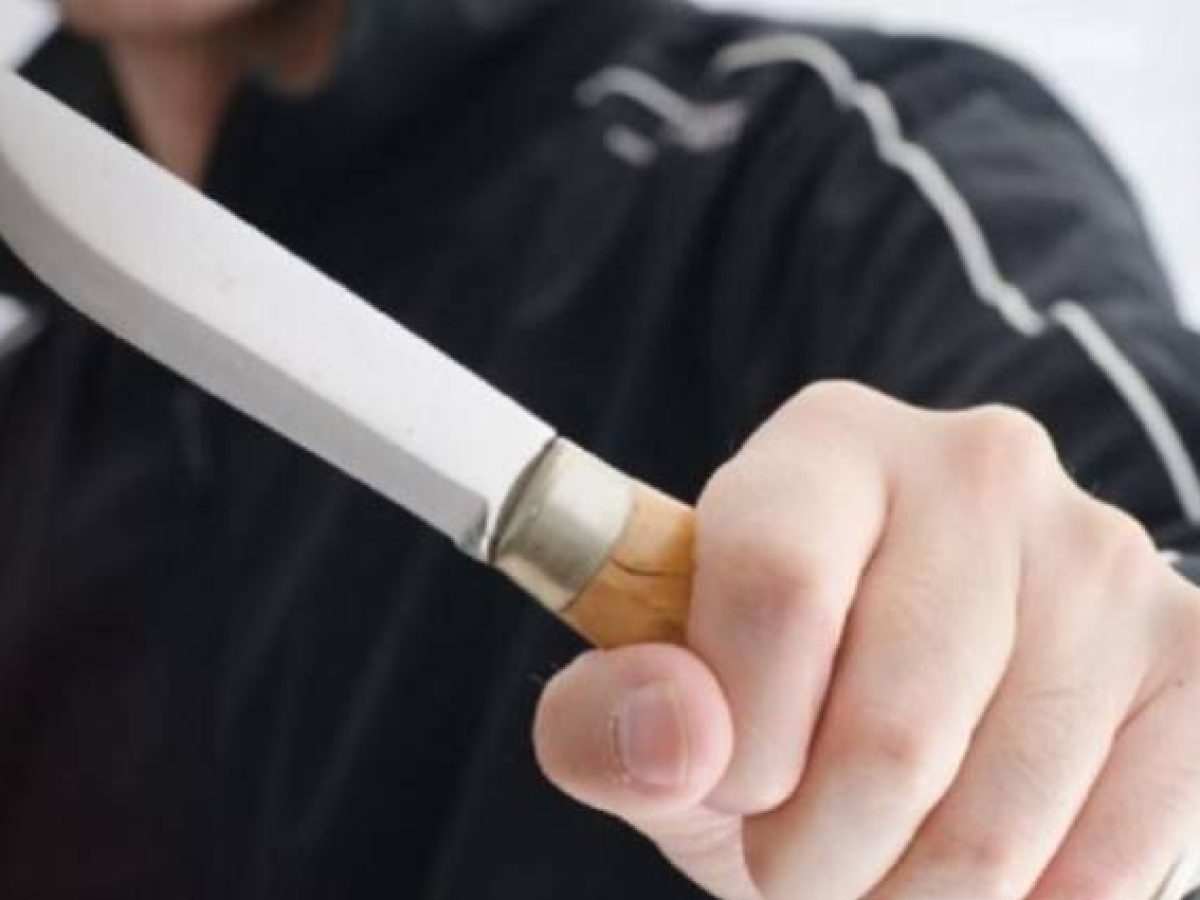 Πάτρα: Τα ήπιε, τράβηξε μαχαίρι και επιτέθηκε σε όποιον έβρισκε μπροστά του!