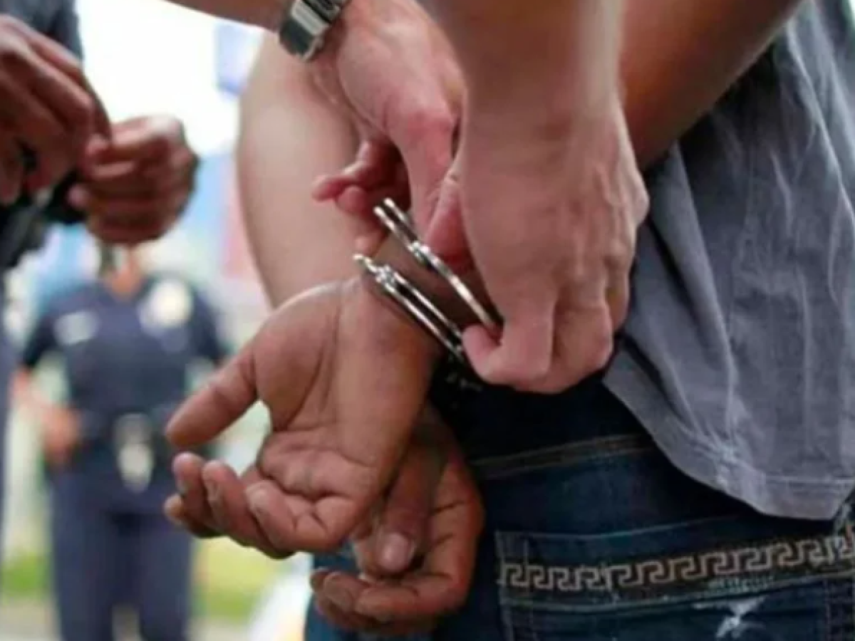 Πάτρα: Θρασύτατο δίδυμο έκλεψε γυναίκες και ξαναμπήκε στο σπίτι τους!