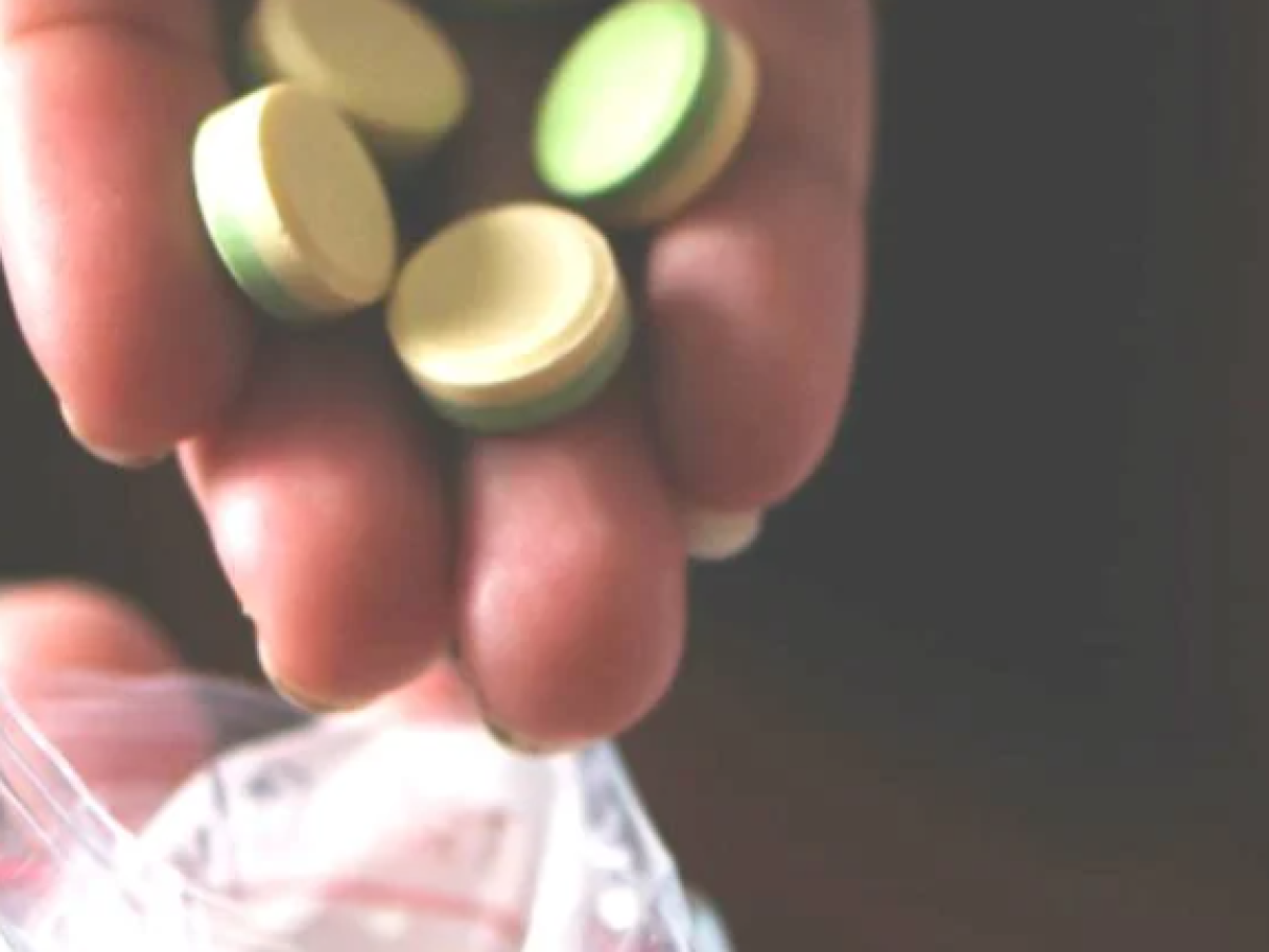 Πάτρα: “Τσίμπησαν” 20χρονους διακινητές ναρκωτικών – Θα “έσπρωχναν” στο Καρναβάλι μέχρι και Εcstasy – “Trump”…