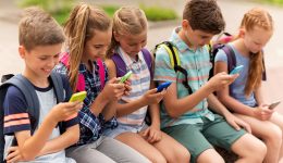 pedia-ke-Social-Media-thema