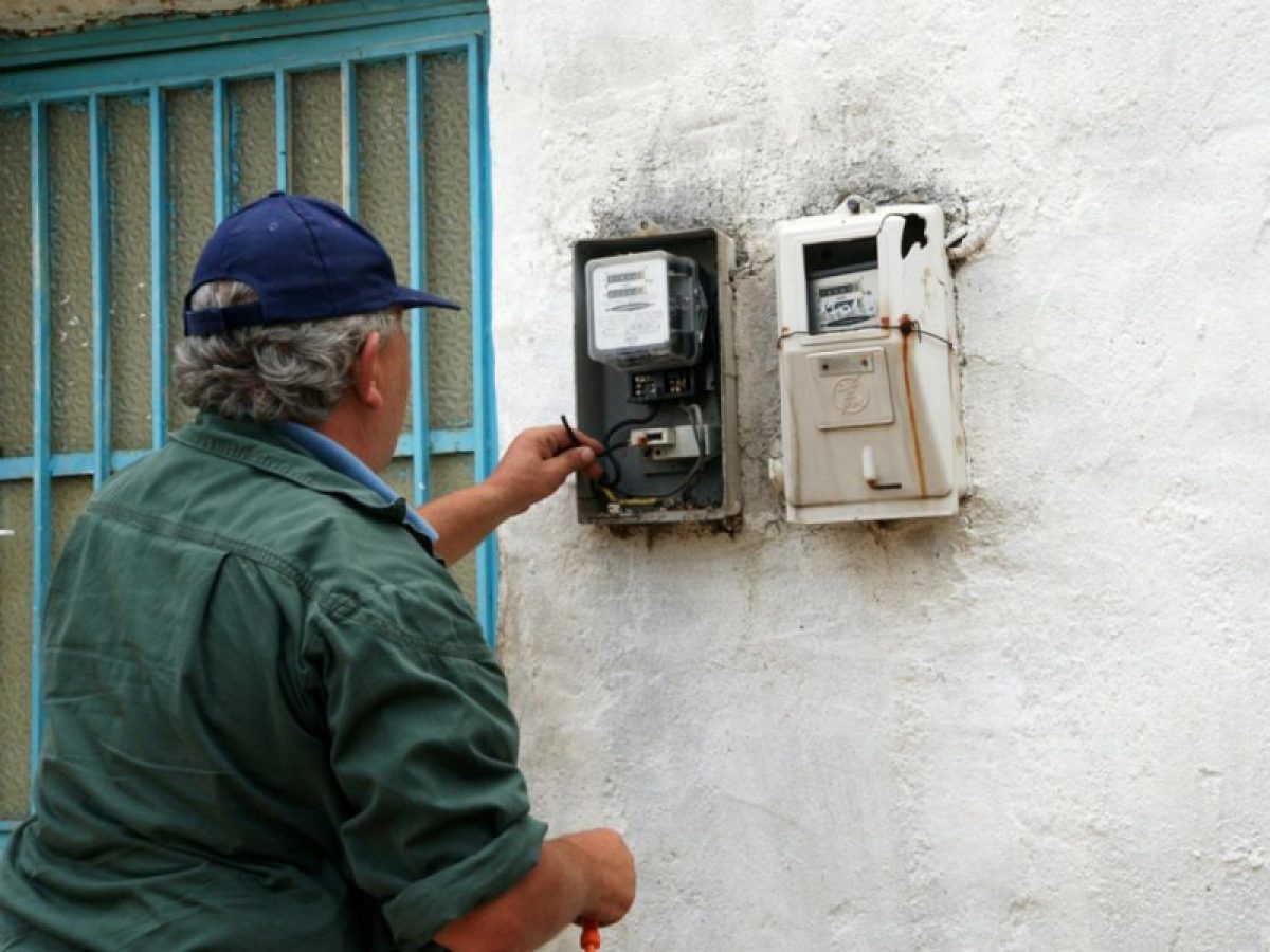 Πέντε άτομα συνελήφθησαν για ρευματοκλοπή στη Λαμία