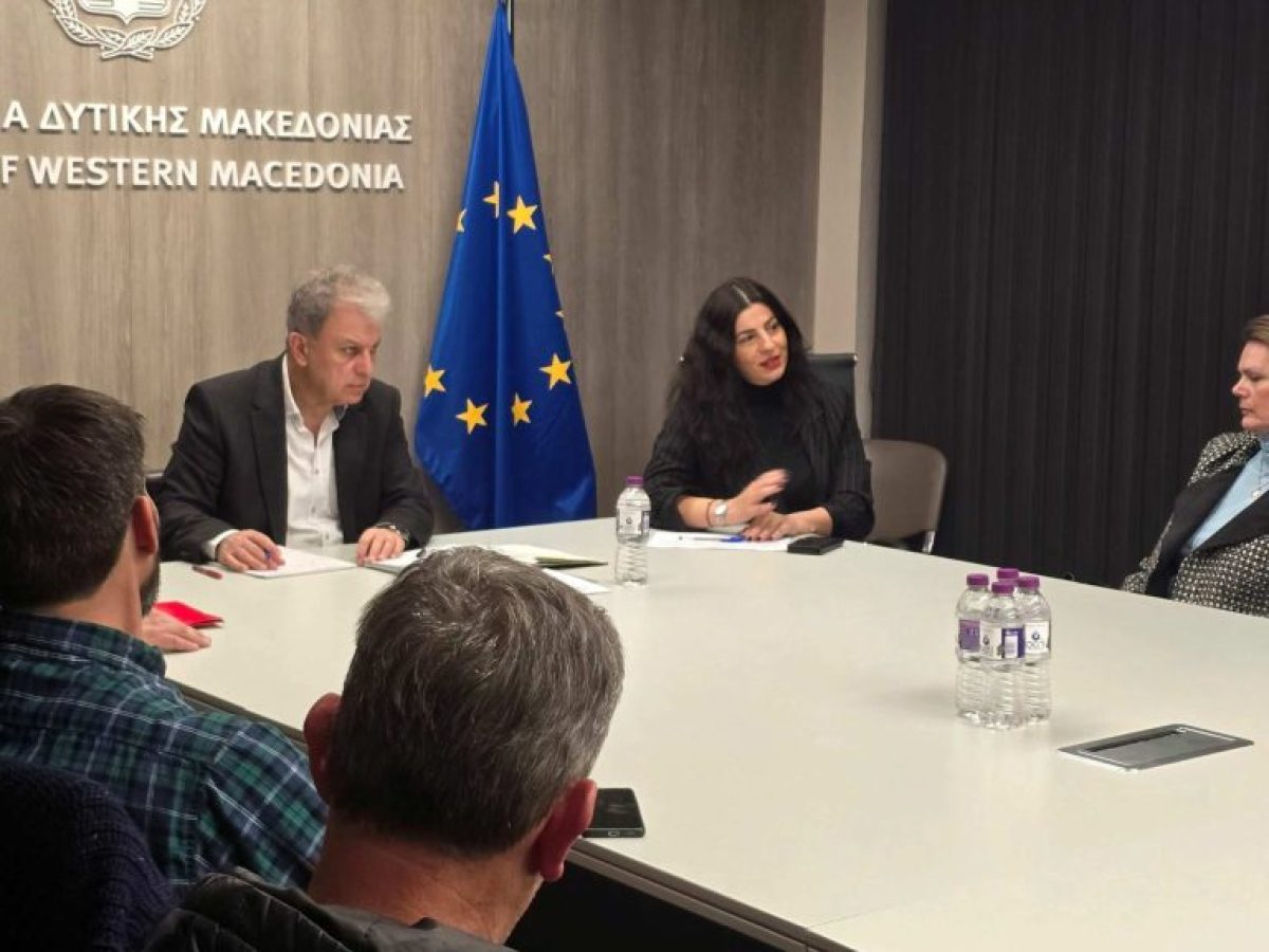 Περιφέρεια Δυτ. Μακεδονίας: Με τους εκπροσώπους των συλλόγων – Βόλεϊ και Χάντμπολ ο Περιφερειάρχης Γιώργος Αμανατίδης