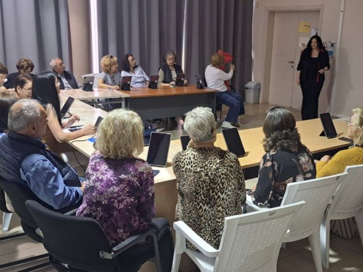 Περιφέρεια Δυτικής Ελλάδας: Συνεχίζεται το προγραμμα «Η 3η Ηλικία στην Εποχή της Τεχνολογίας»