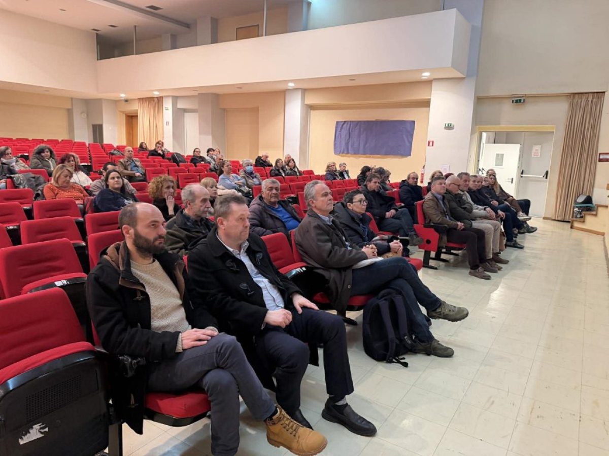 Περιφερειακή Σύσκεψη Θεσσαλίας πραγματοπoίησε η ΔΟΕ στη Λάρισα: Η κυβέρνηση απαξιώνει τους εκπαιδευτικούς (ΒΙΝΤΕΟ-ΦΩΤΟ)