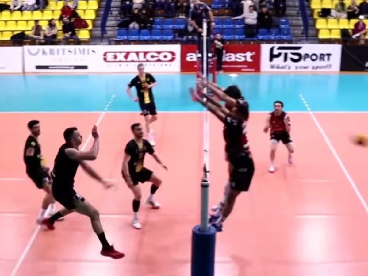 Πήρε ένα σετ αλλά ηττήθηκε από τον πρωτοπόρο Άρη ο Άθλος