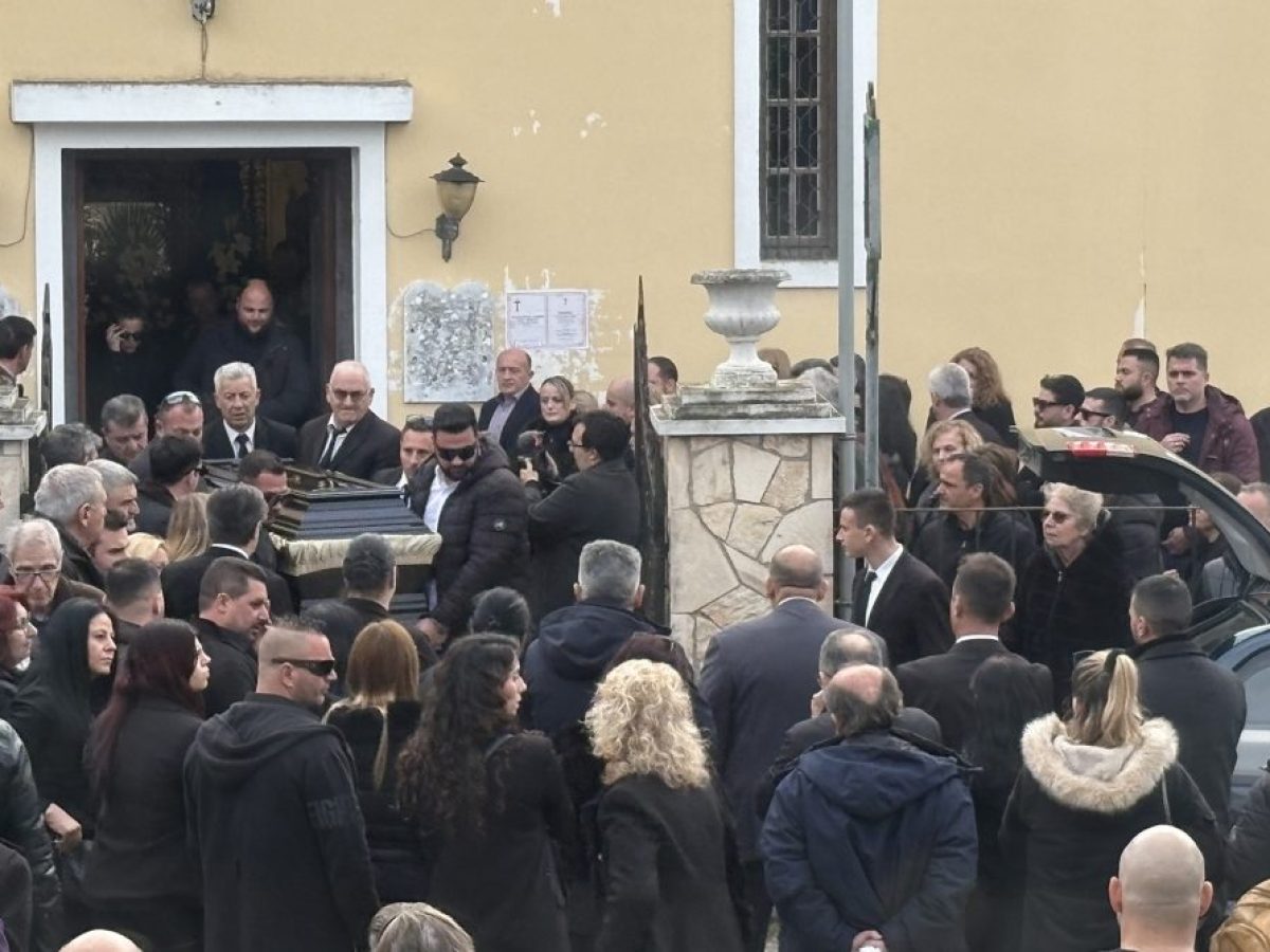 Πλήθος κόσμου αποχαιρέτησε σήμερα τον αγαπημένο Αντιδήμαρχο Τάκη Κόκλα