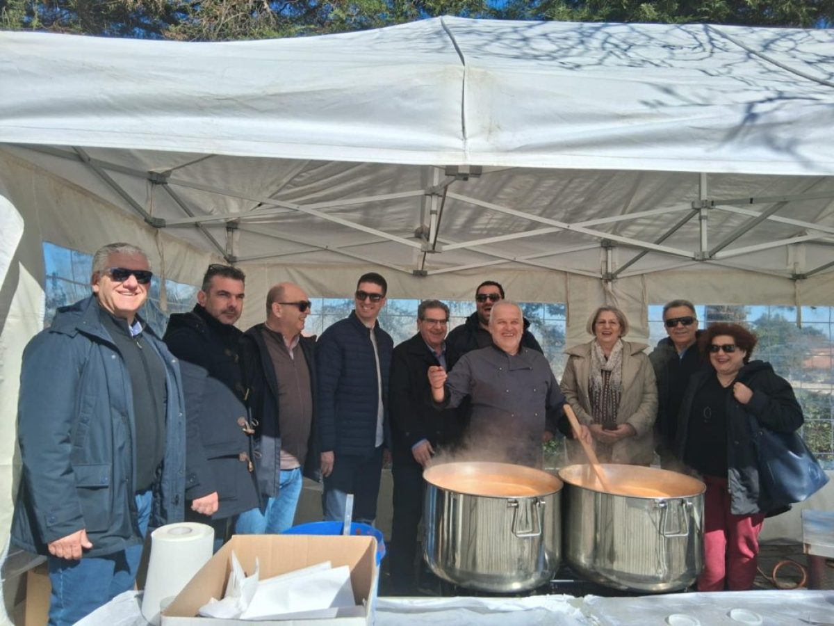 Πλήθος κόσμου στις εορταστικές εκδηλώσεις του Δήμου Φαρσάλων για την Καθαρά Δευτέρα (ΦΩΤΟ)