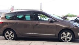 polite-Renault-Grand-Scenic
