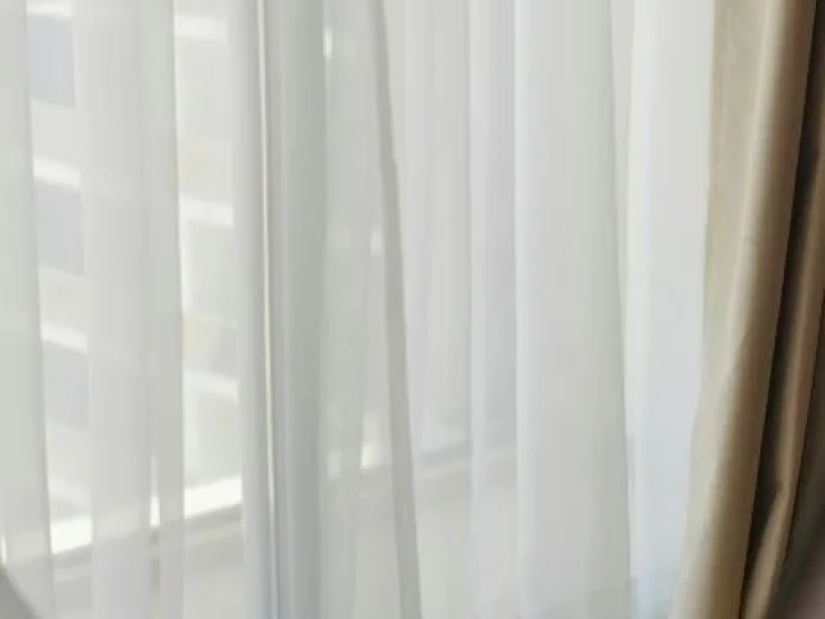 Πόσο Συχνά Πρέπει να Πλένουμε τις Κουρτίνες τον Χειμώνα;