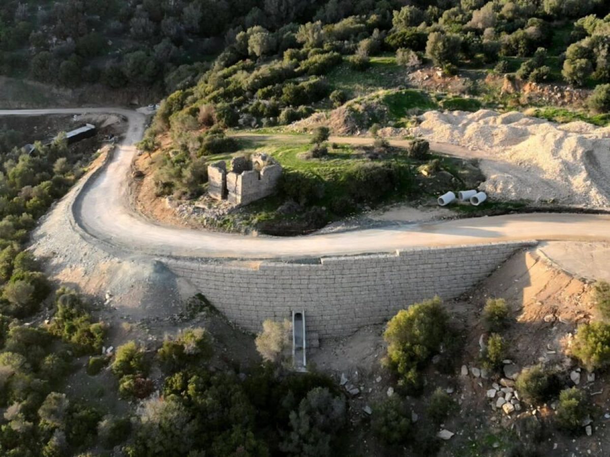 Προχωρά με ικανοποιητικούς ρυθμούς η κατασκευή του παραλιακού δρόμου Δίκελλα – Μαρώνεια