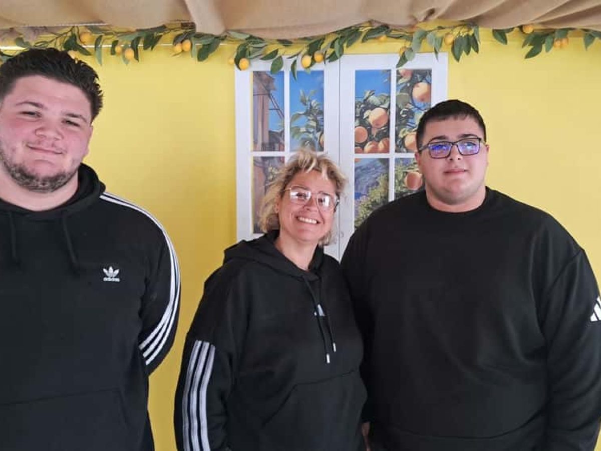 Προετοιμασίες για την Καθαρά Δευτέρα στα Βλυχάδια – Έτοιμος “Ο Σφουγγαράς” της Ειρήνης Βαλσαμίδη να υποδεχθεί τον κόσμο (video)