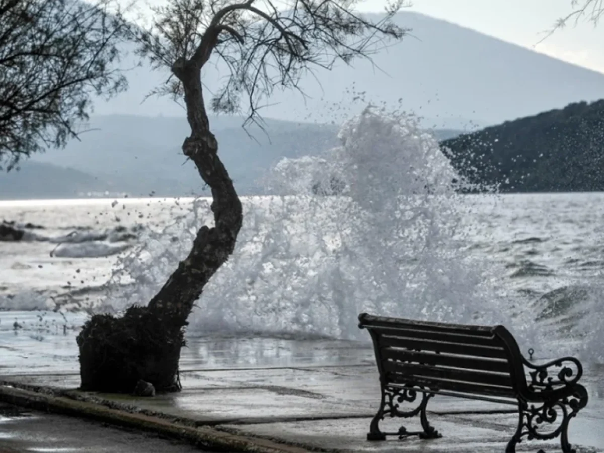 Πρόσκαιρη επιδείνωση του καιρού από σήμερα το βράδυ και αύριο Πέμπτη με ισχυρές βροχές, καταιγίδες και πολύ ισχυρούς ανέμους
