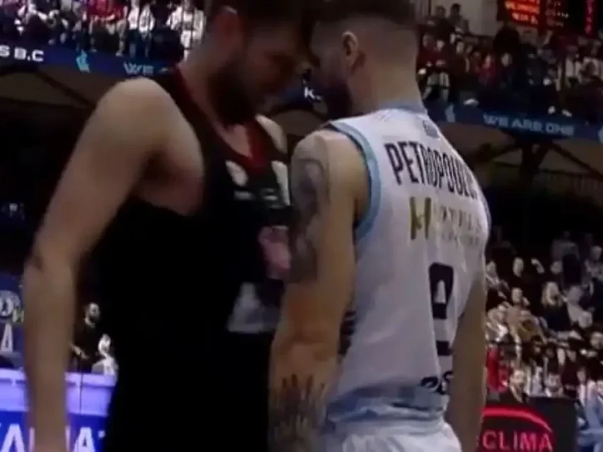 Πρόστιμο 10.000 σε ΚΑΕ Ολυμπιακός και Βεζένκοβ για όσα συνέβησαν στο κλειστό της Καλλιθέας