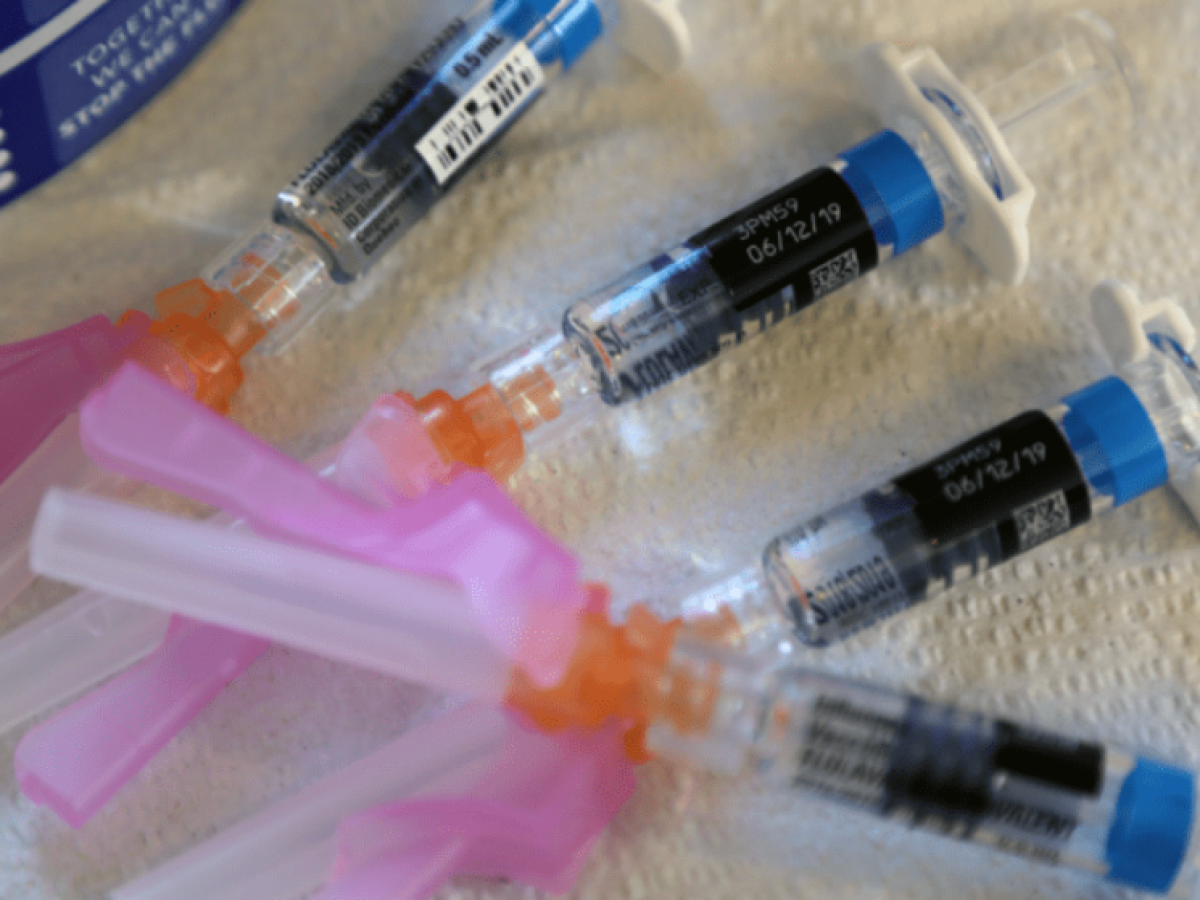 Πρωτιά για τη Θεσσαλία στον αντιγριπικό εμβολιασμό υγειονομικών