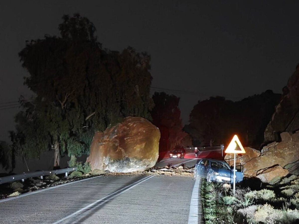 Πτώση μεγάλου βράχου στο Σαραπιό