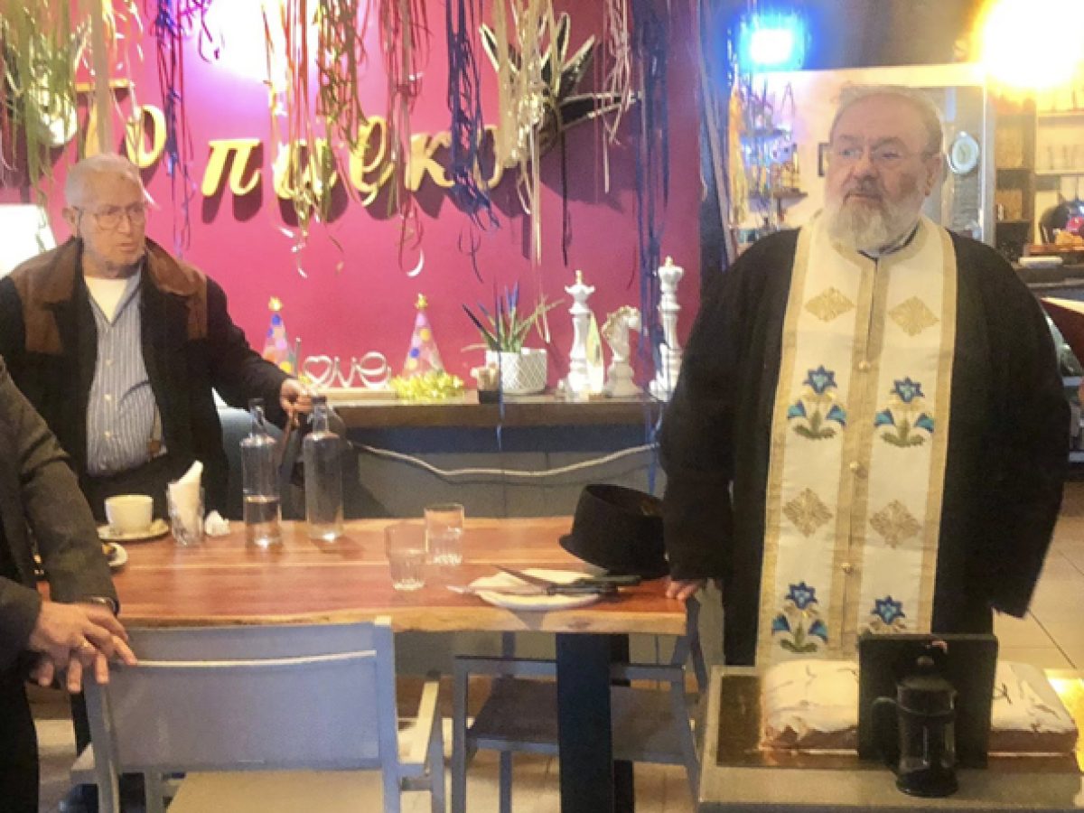 Ραφήνα: Ο Ι.Ν Κοιμήσεως της Θεοτόκου έκοψε την πίτα του στο πάρκο Καραμανλή (φωτό)