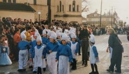 retro-kapote-sto-karnavali-tis