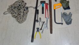 rodopi-sinelifthisan-tria-atoma-gia