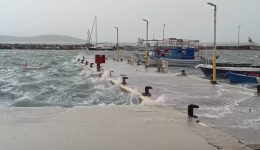 saronoun-i-notii-anemi-sto
