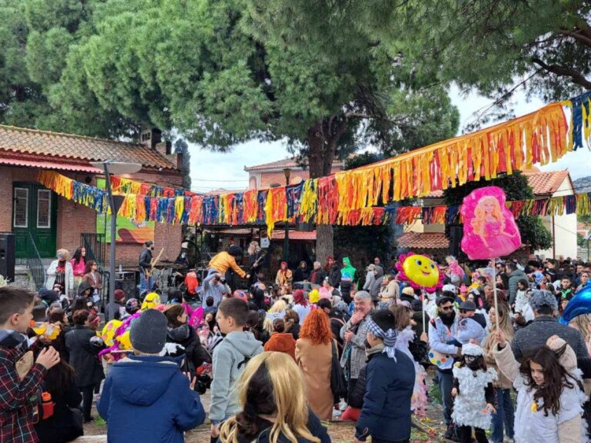 Σε καρναβαλικούς ρυθμούς με τα «Γιούνια τ’ Αχερώνα» η Καλλονή